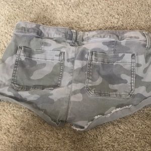 Never wear. Size 7 or 28